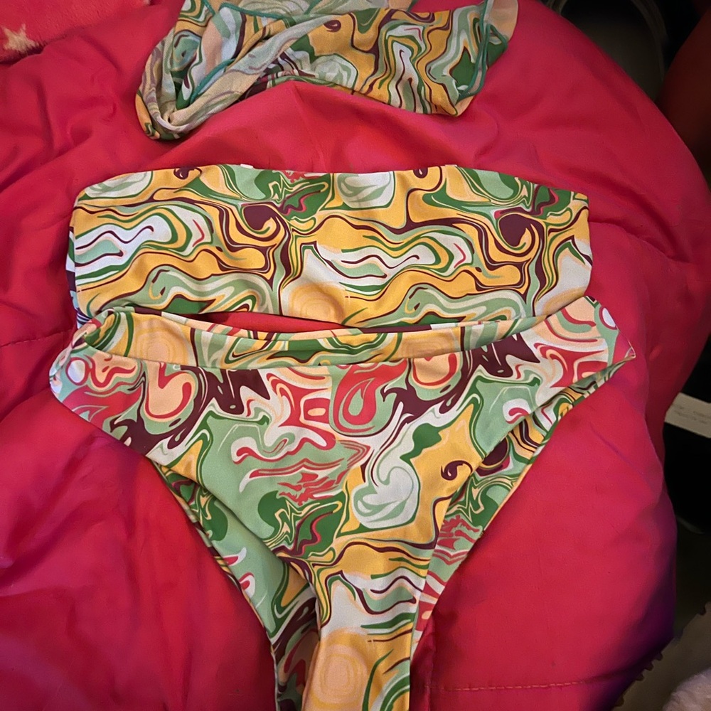 SHEIN Multicolor Swirl Bikini Set
